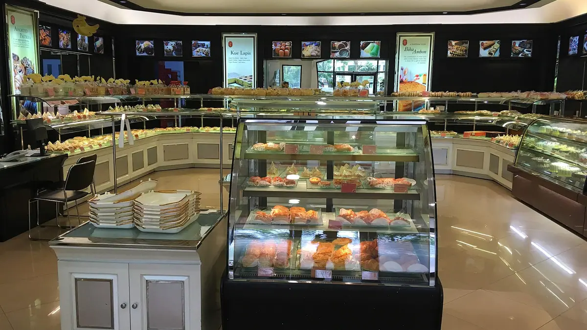 Warrens Bakery – bakery in Camborne town centre